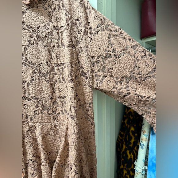 Zadie B’s Pink Lace High Low top - Picture 2 of 4